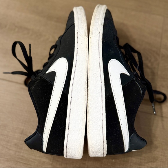 Nike Court Royale Black & White Shoes 8.5 Women’s Sneakers 749867010 - Picture 8 of 14